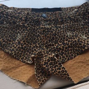 One Teaspoon Cheetah print shorts